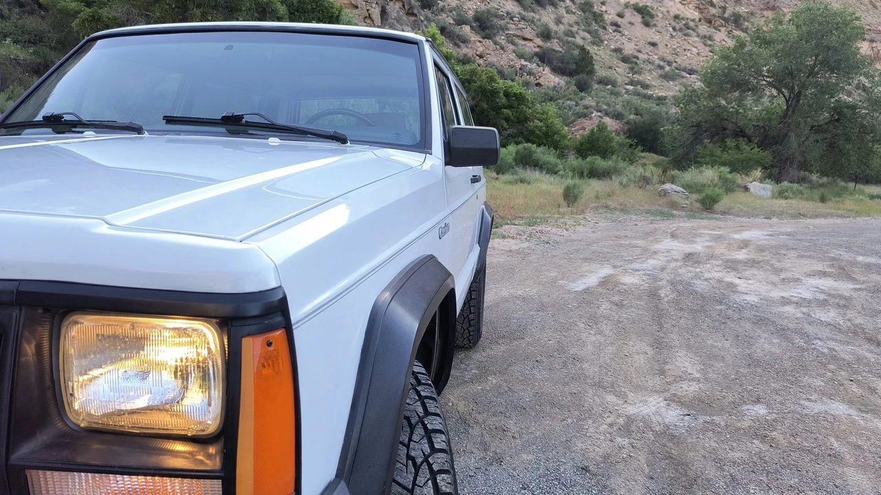 1994 Jeep XJ Cherokee - Image 18 of 31