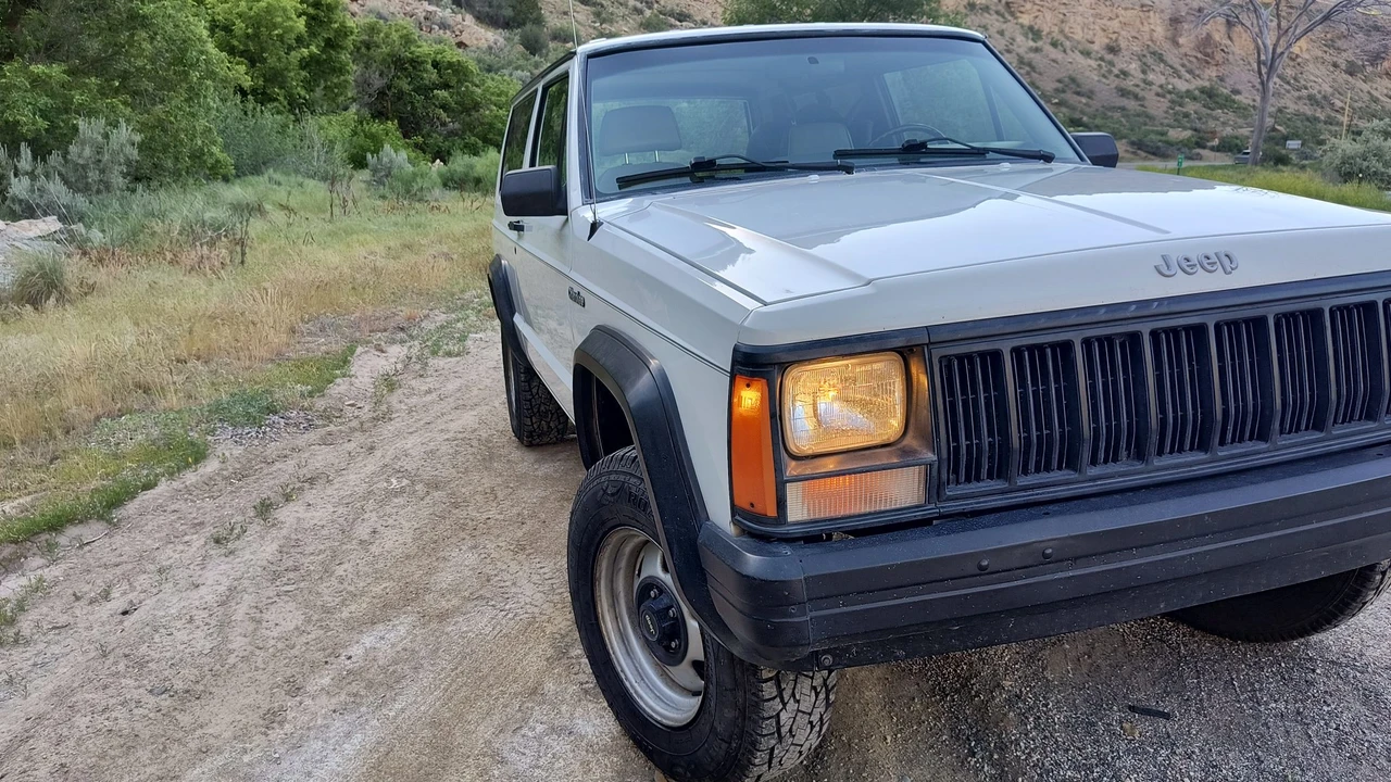1994 Jeep XJ Cherokee - Image 17 of 31
