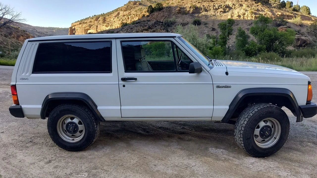 1994 Jeep XJ Cherokee - Image 13 of 31