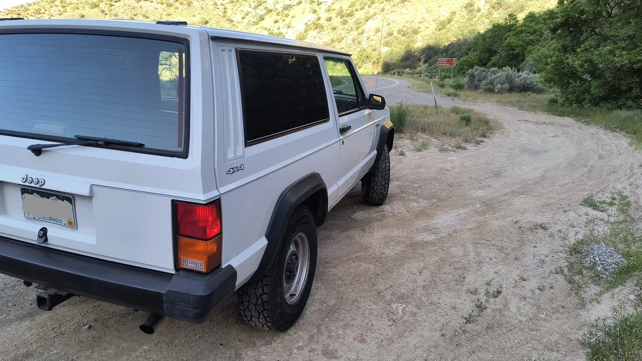1994 Jeep XJ Cherokee - Image 19 of 31