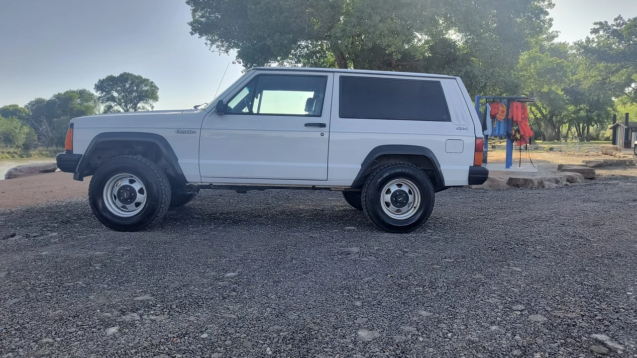 1994 Jeep XJ Cherokee - Image 7 of 31