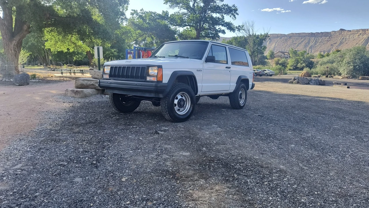 1994 Jeep XJ Cherokee - Image 8 of 31
