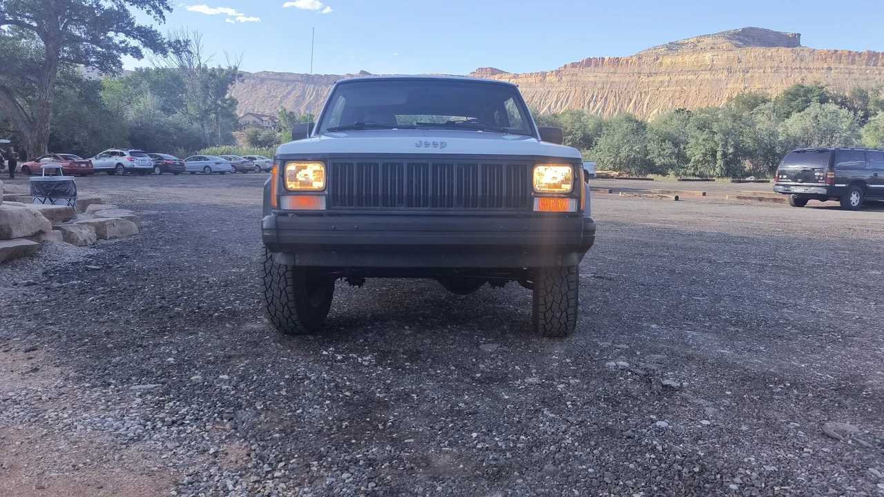 1994 Jeep XJ Cherokee - Image 14 of 31