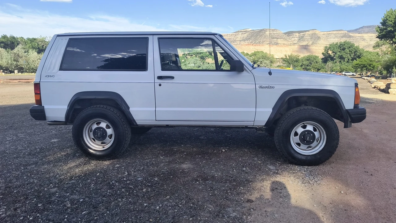 1994 Jeep XJ Cherokee - Image 3 of 31