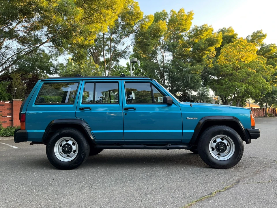 1994 Jeep XJ Cherokee - Image 24 of 31
