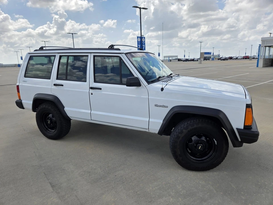 1994 Jeep XJ Cherokee - Image 2 of 31