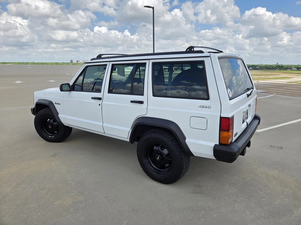 1994 Jeep XJ Cherokee - Image 13 of 31