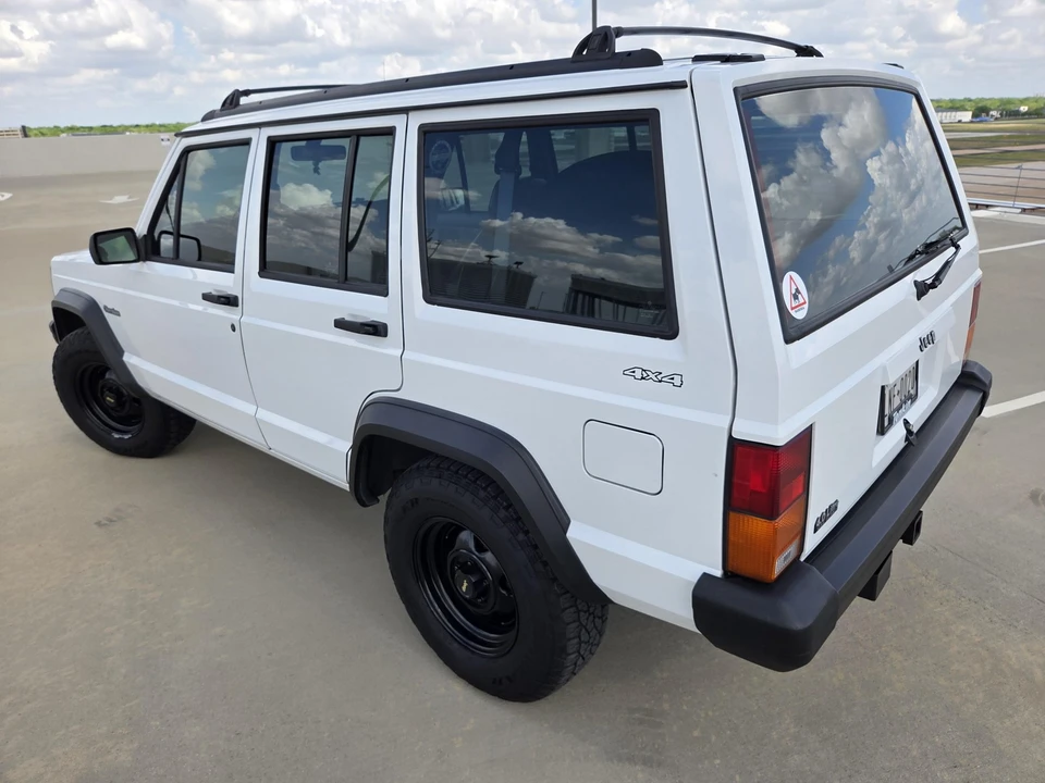 1994 Jeep XJ Cherokee - Image 19 of 31