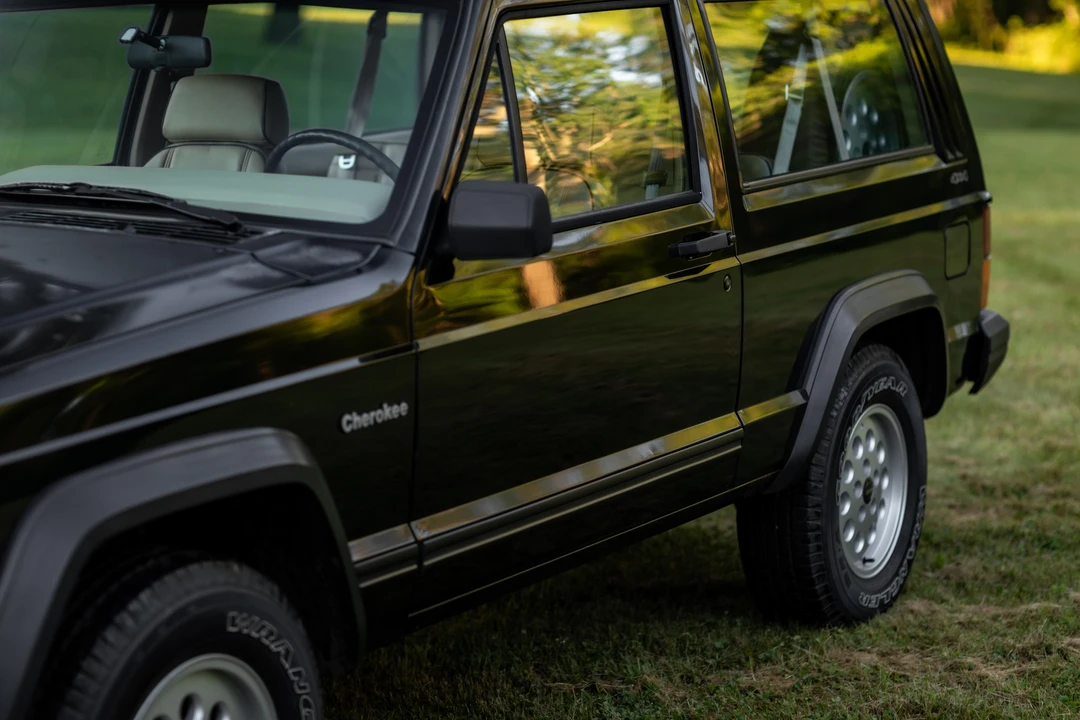 1994 Jeep XJ Cherokee - Image 15 of 31