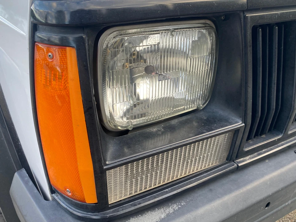 1994 Jeep XJ Cherokee - Image 9 of 31