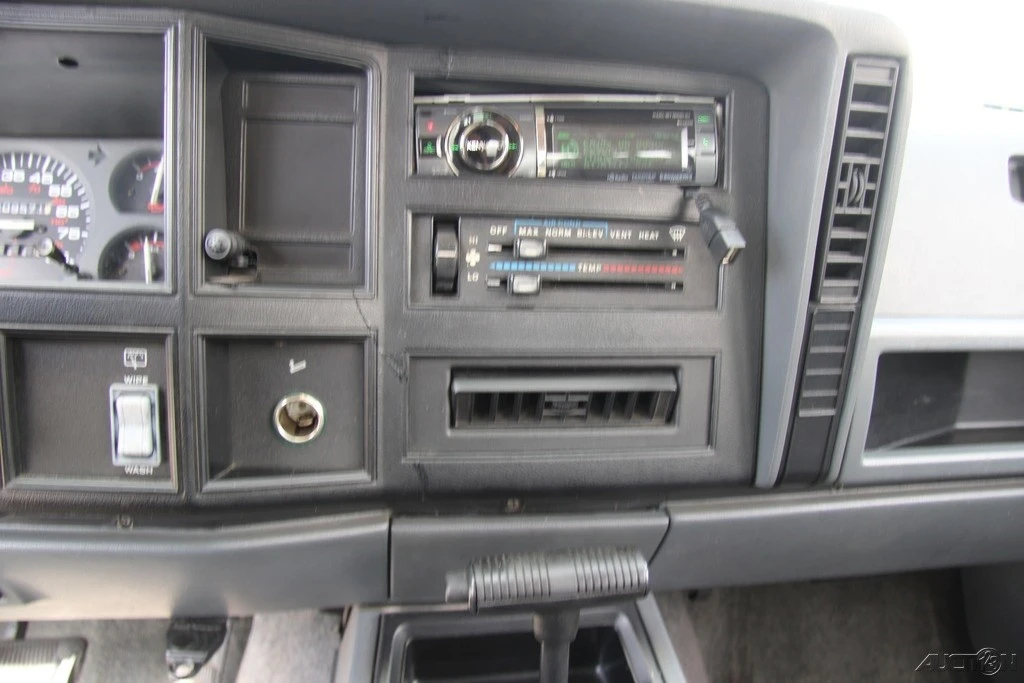 1994 Jeep XJ Cherokee - Image 18 of 21