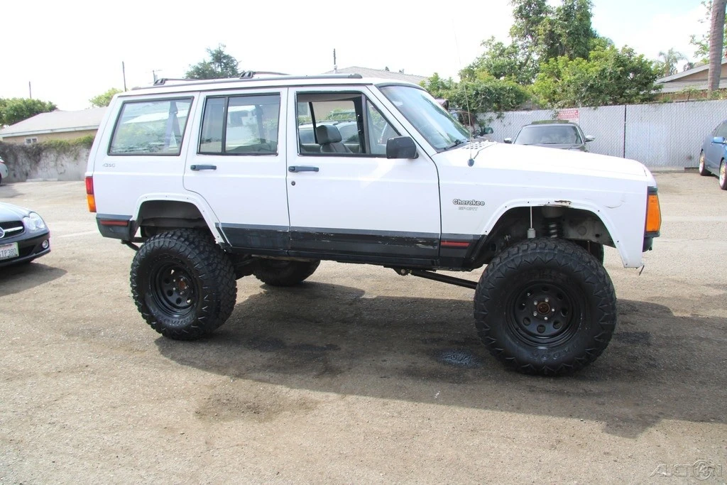 1994 Jeep XJ Cherokee - Image 8 of 21