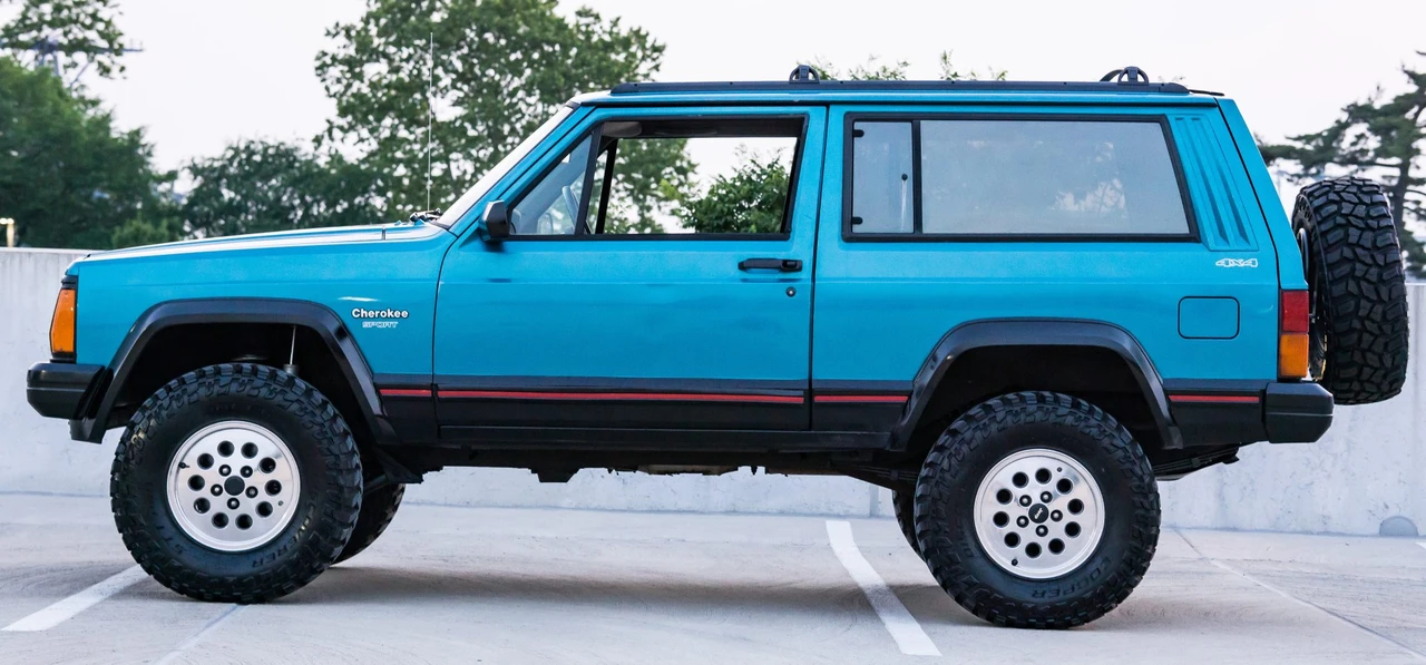 1994 Jeep XJ Cherokee - Image 10 of 31