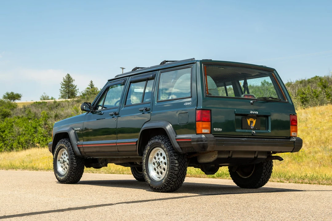 1994 Jeep XJ Cherokee - Image 16 of 31