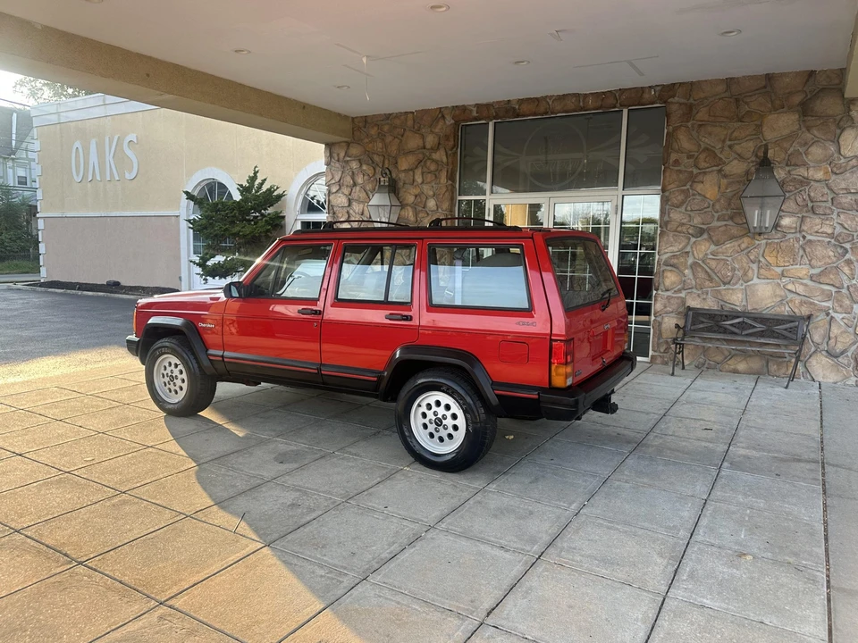1994 Jeep XJ Cherokee - Image 9 of 31