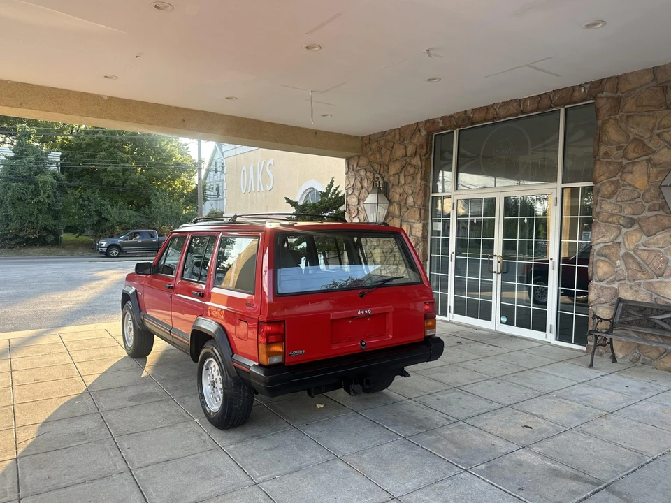 1994 Jeep XJ Cherokee - Image 14 of 31