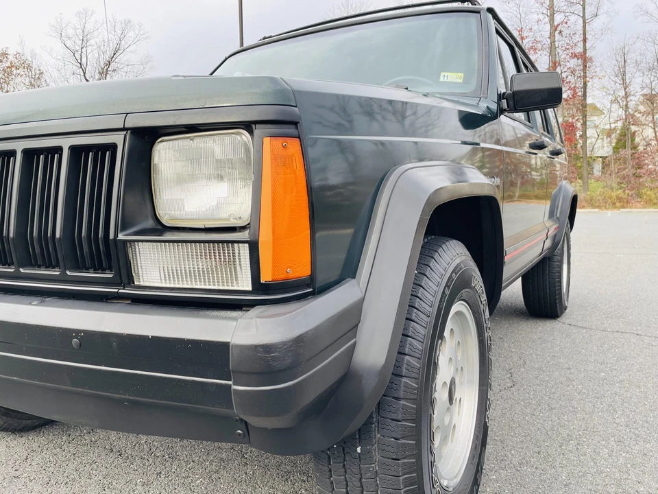 1994 Jeep XJ Cherokee - Image 13 of 31