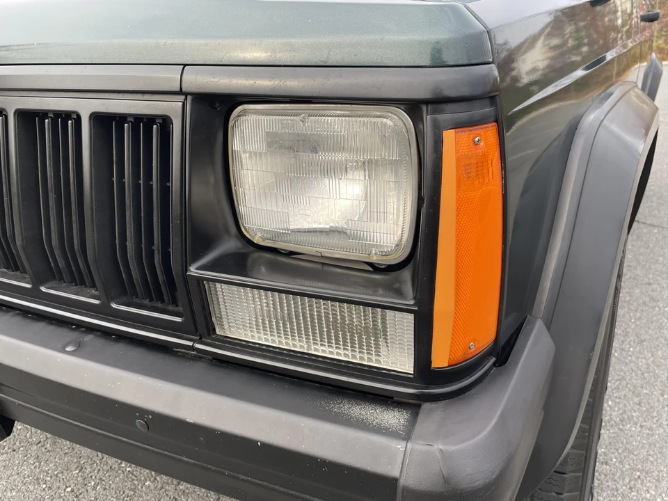 1994 Jeep XJ Cherokee - Image 15 of 31