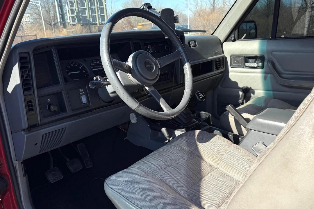 1994 Jeep XJ Cherokee - Image 29 of 31