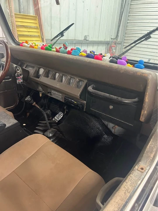 1994 Jeep YJ Wrangler - Image 9 of 11