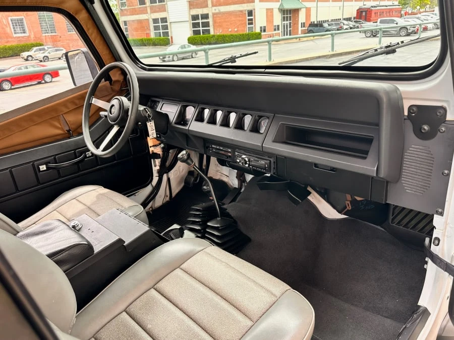 1994 Jeep YJ Wrangler - Image 5 of 7