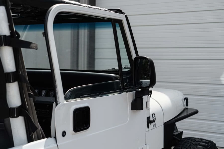 1994 Jeep YJ Wrangler - Image 18 of 31