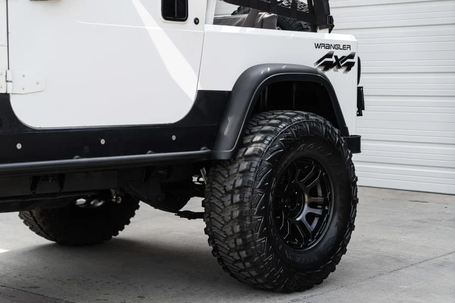 1994 Jeep YJ Wrangler - Image 21 of 31