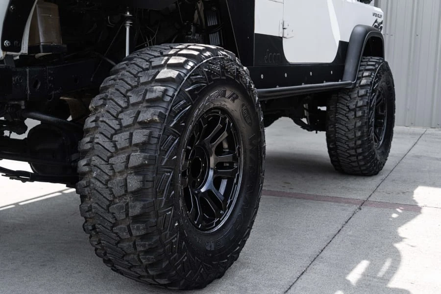 1994 Jeep YJ Wrangler - Image 25 of 31