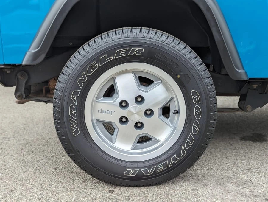 1994 Jeep YJ Wrangler - Image 24 of 31
