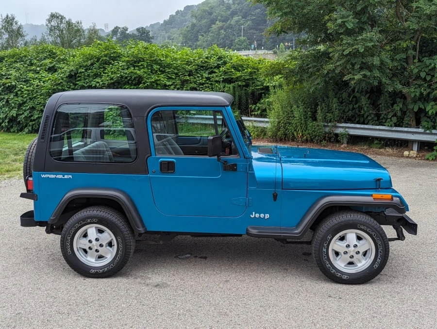 1994 Jeep YJ Wrangler - Image 19 of 31