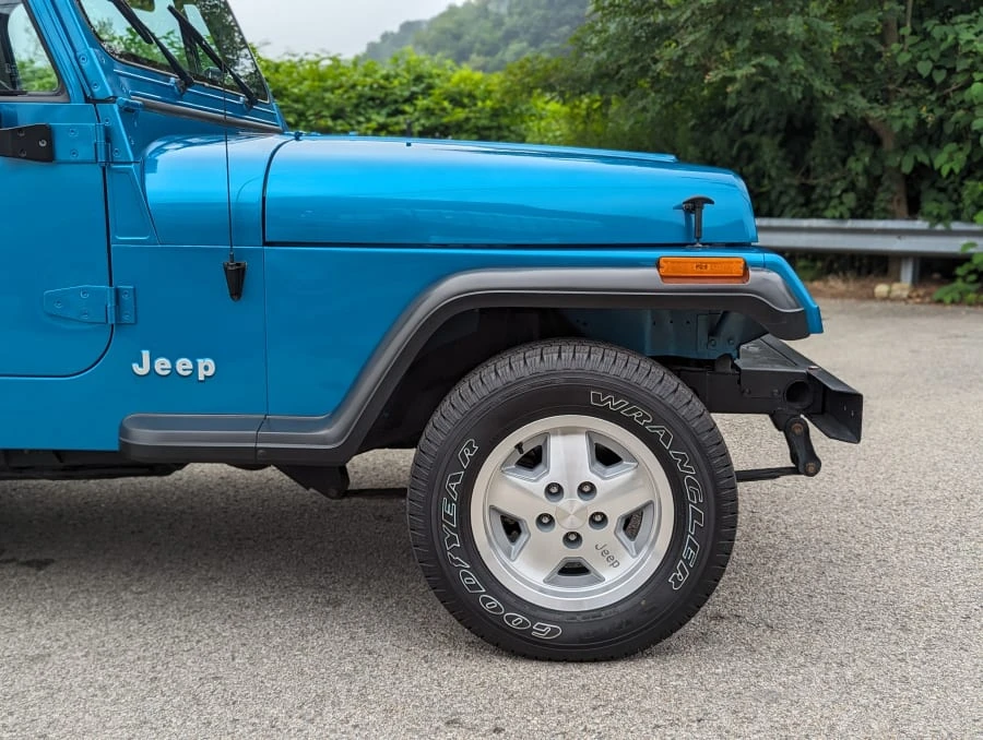 1994 Jeep YJ Wrangler - Image 25 of 31