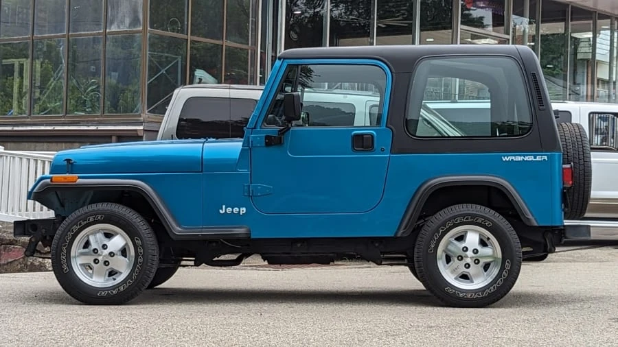 1994 Jeep YJ Wrangler - Image 8 of 31
