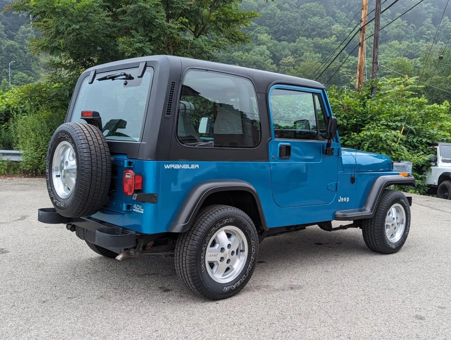 1994 Jeep YJ Wrangler - Image 18 of 31