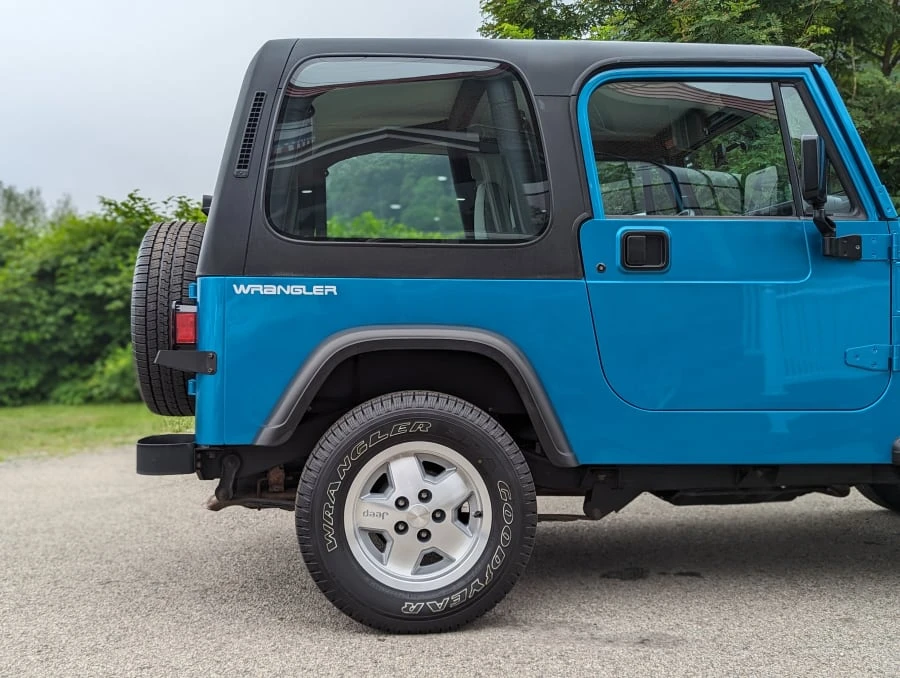 1994 Jeep YJ Wrangler - Image 28 of 31