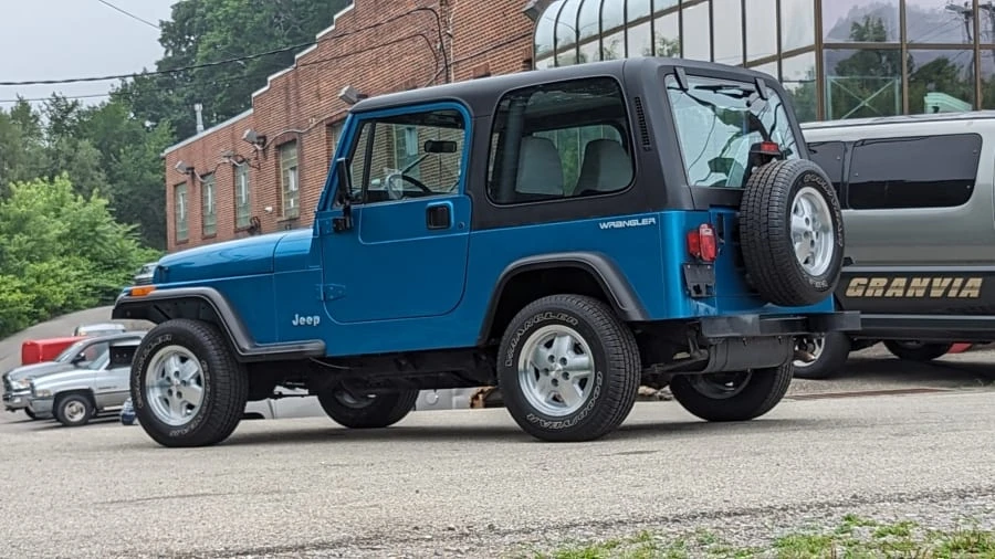 1994 Jeep YJ Wrangler - Image 7 of 31