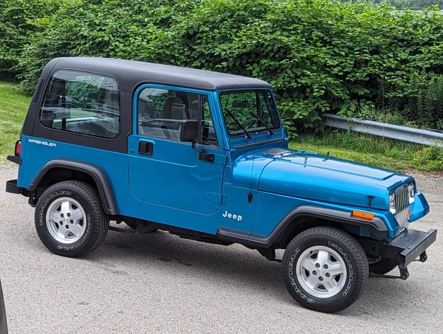 1994 Jeep YJ Wrangler - Image 17 of 31
