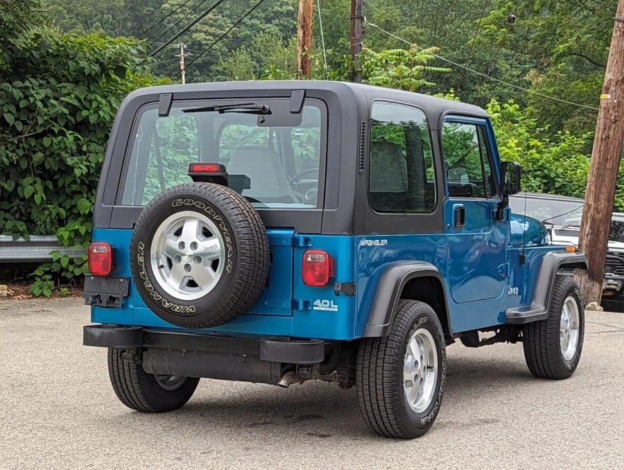 1994 Jeep YJ Wrangler - Image 16 of 31