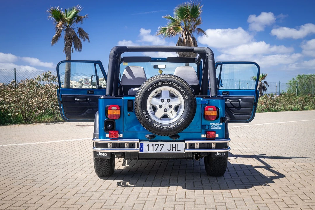 1994 Jeep YJ Wrangler - Image 17 of 30