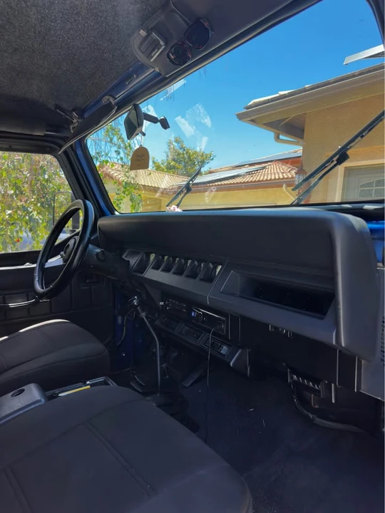 1994 Jeep YJ Wrangler - Image 5 of 10