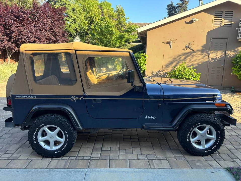 1994 Jeep YJ Wrangler - Image 5 of 23