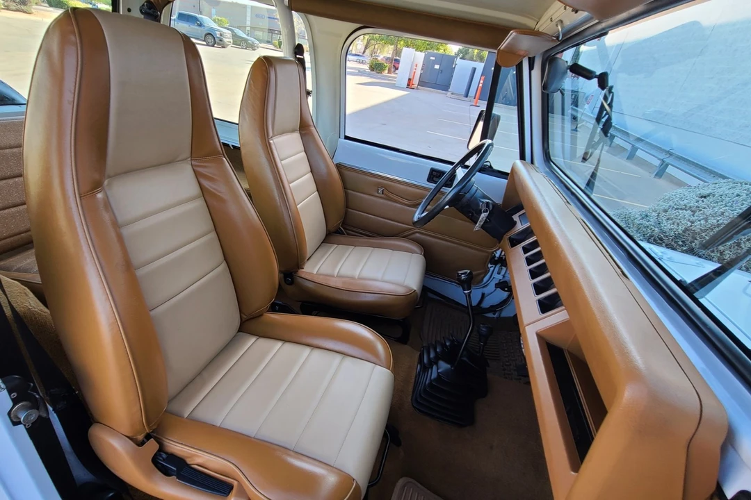 1994 Jeep YJ Wrangler - Image 28 of 31