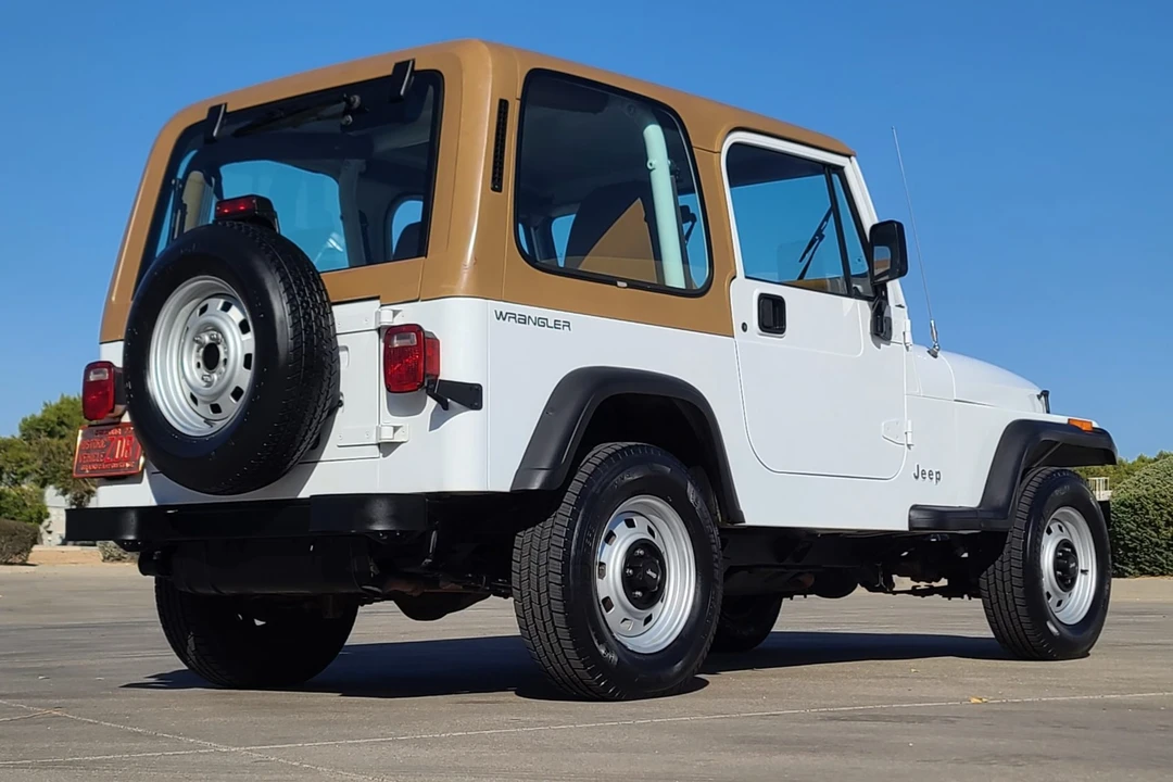 1994 Jeep YJ Wrangler - Image 12 of 31