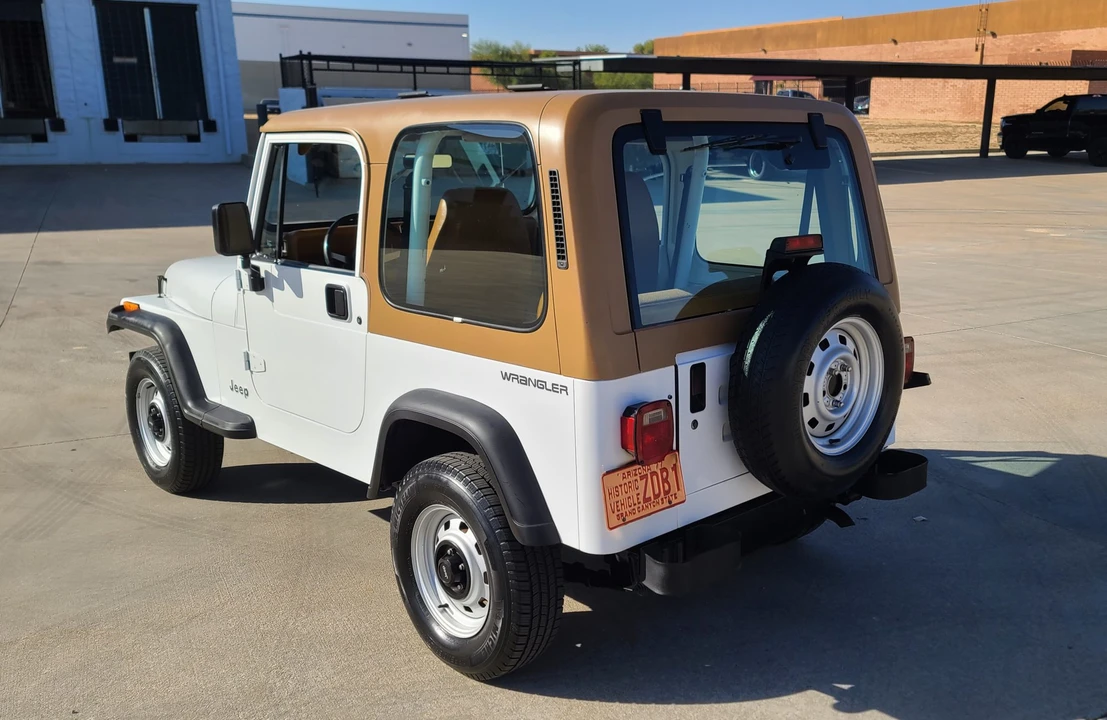 1994 Jeep YJ Wrangler - Image 15 of 31
