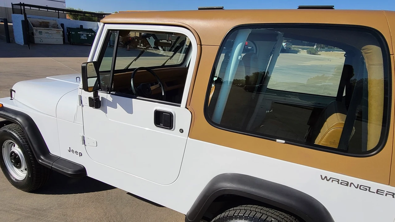 1994 Jeep YJ Wrangler - Image 25 of 31