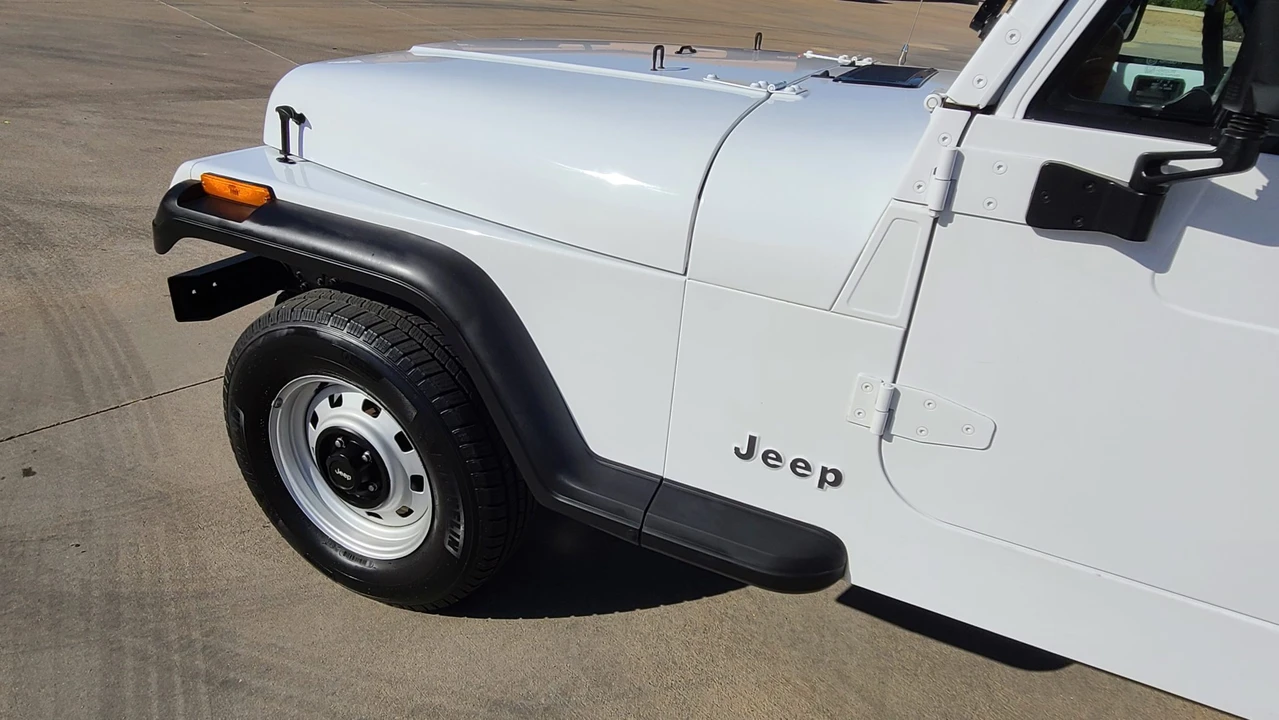 1994 Jeep YJ Wrangler - Image 23 of 31