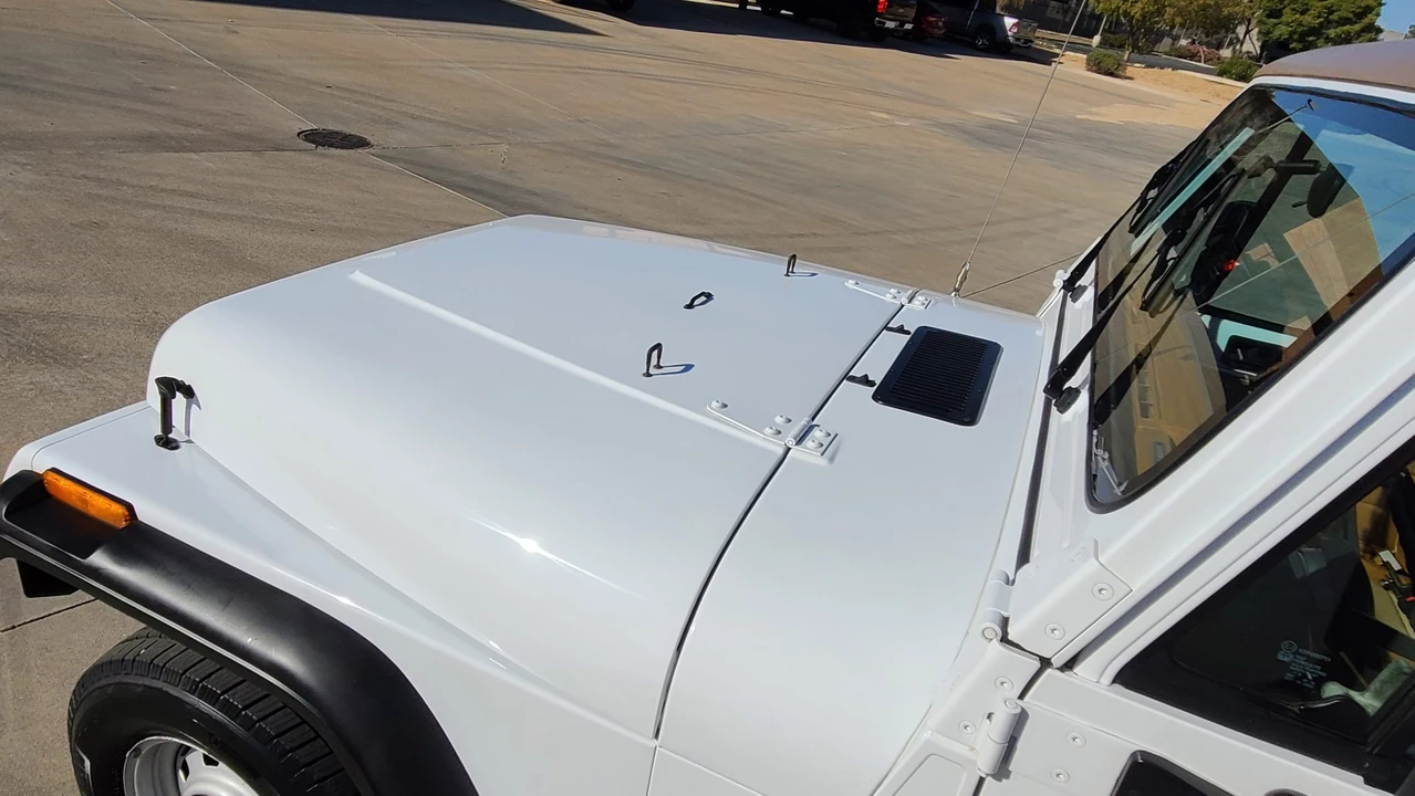 1994 Jeep YJ Wrangler - Image 22 of 31