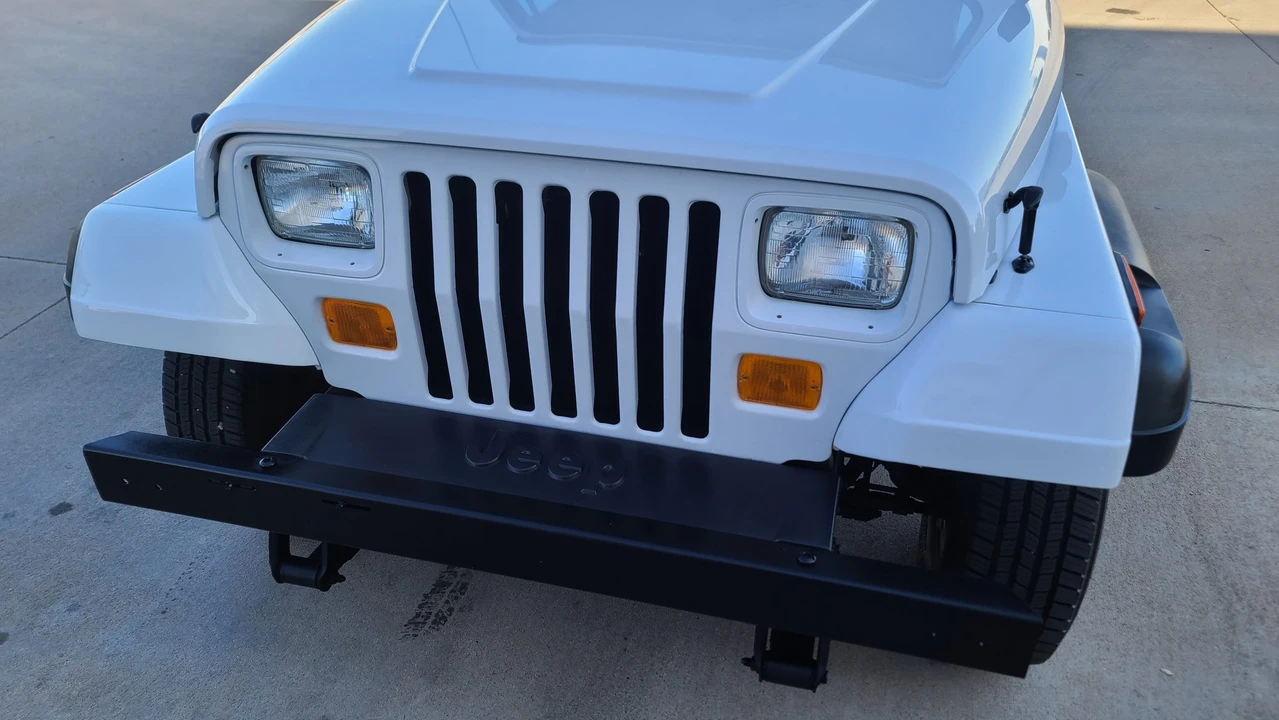 1994 Jeep YJ Wrangler - Image 18 of 31