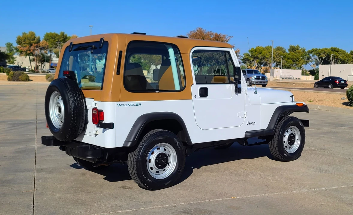 1994 Jeep YJ Wrangler - Image 10 of 31