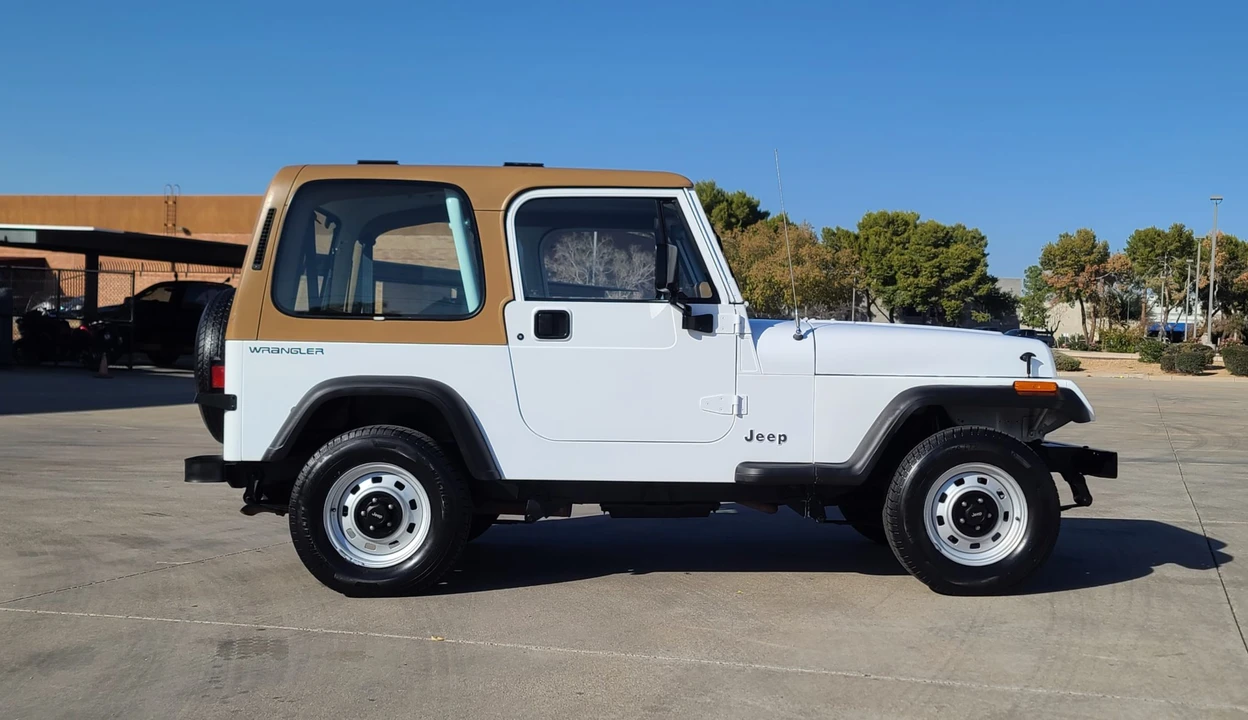 1994 Jeep YJ Wrangler - Image 9 of 31