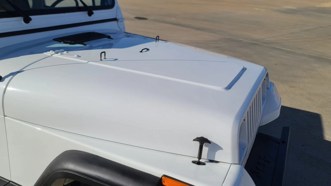 1994 Jeep YJ Wrangler - Image 20 of 31